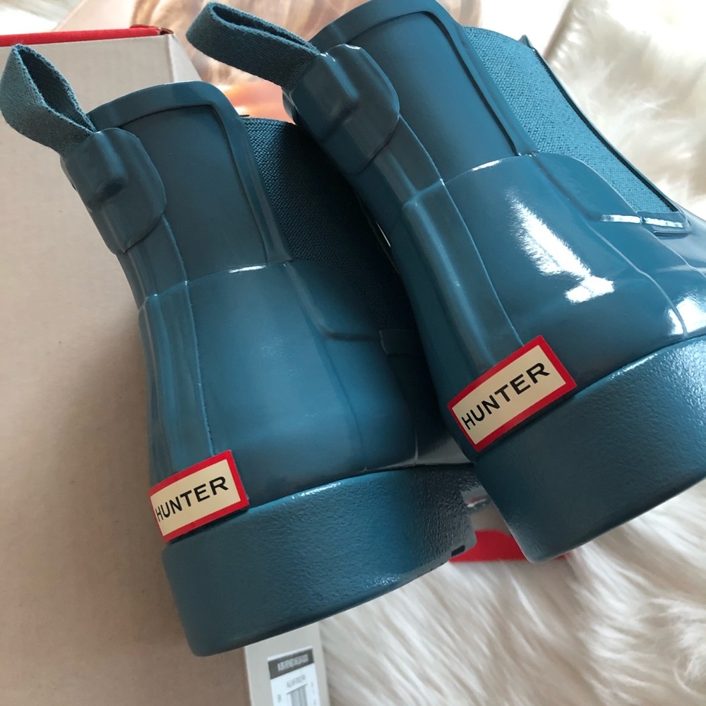 Hunter Original Refined Chelsea Rain Boots - Picture 5 of 12